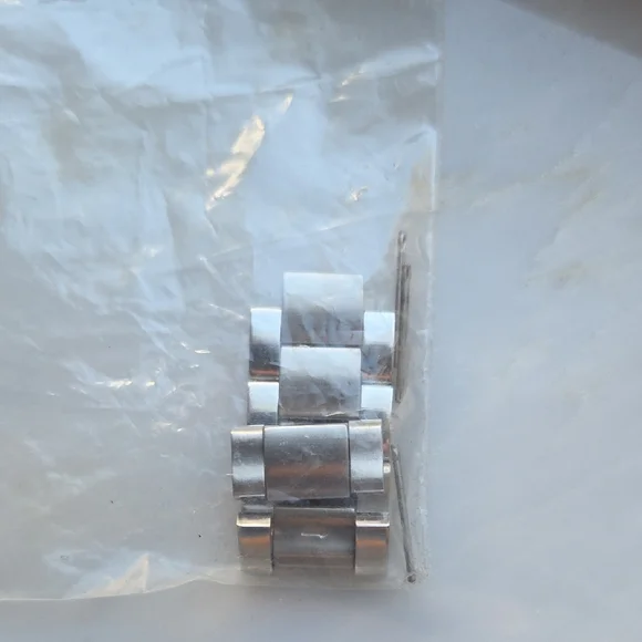 Michael Kors Pink Silver Watch - Picture 8 of 8